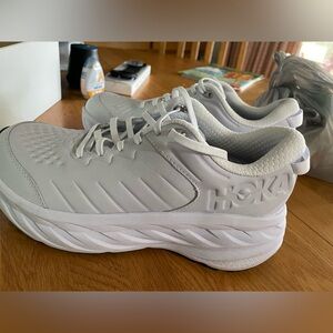 Women’s hoka shoes size 10